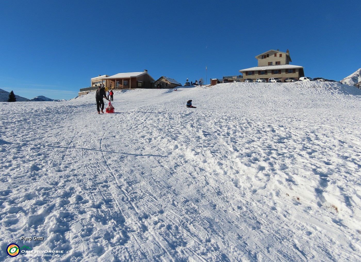 04 Piani dell'Avaro innevati ...parco giochi sulla neve per famiglie !.JPG